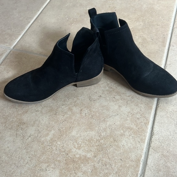 Black booties - Picture 2 of 3